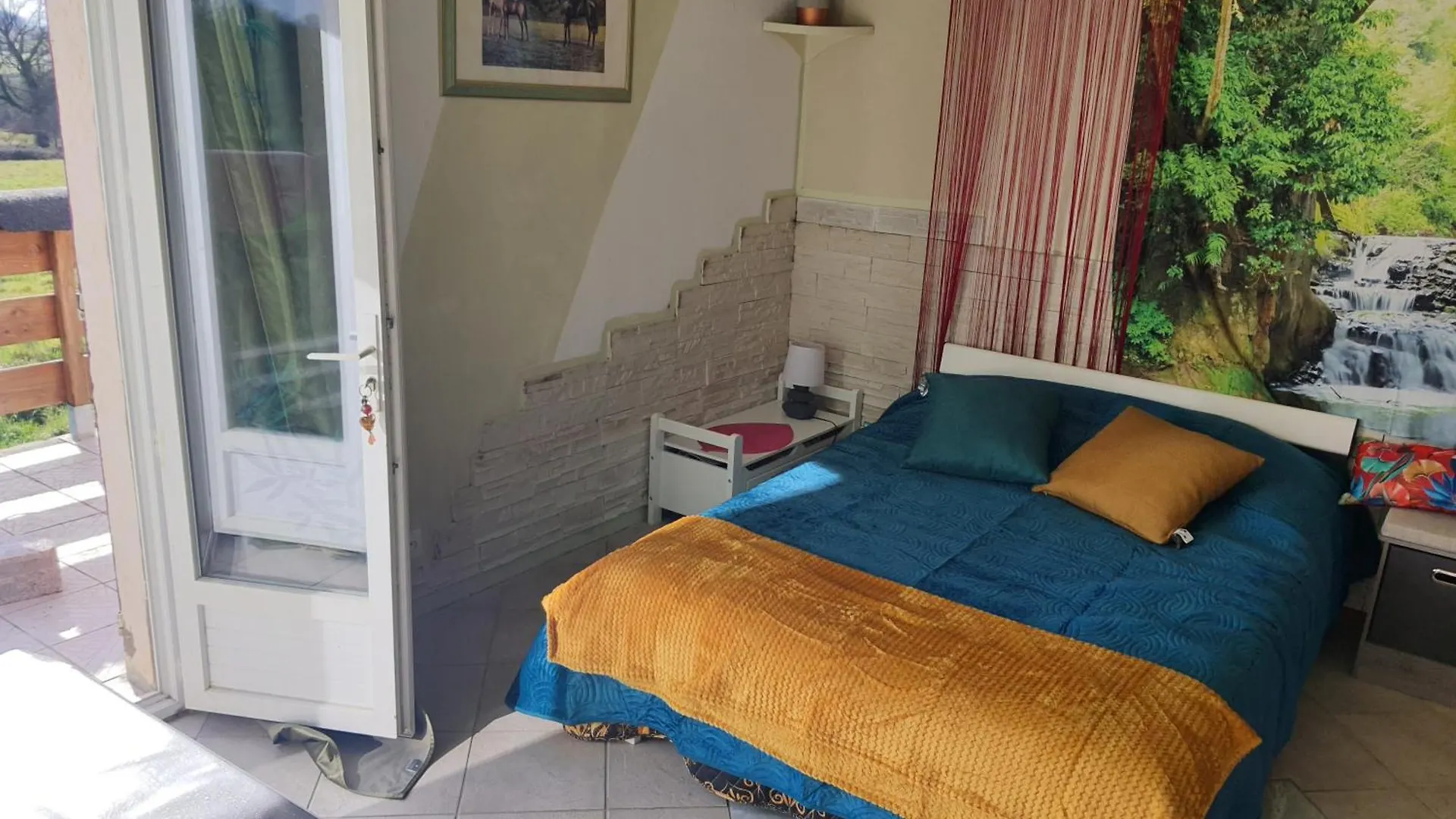 Couette-café B&B Chambre Chante Cristal Target